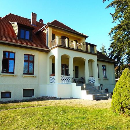 Ferienwohnung Villa Am Haussee Feldberger Seenlandschaft Екстериор снимка