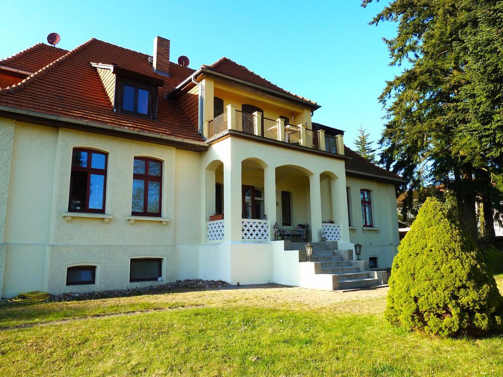 Ferienwohnung Villa Am Haussee Feldberger Seenlandschaft Екстериор снимка